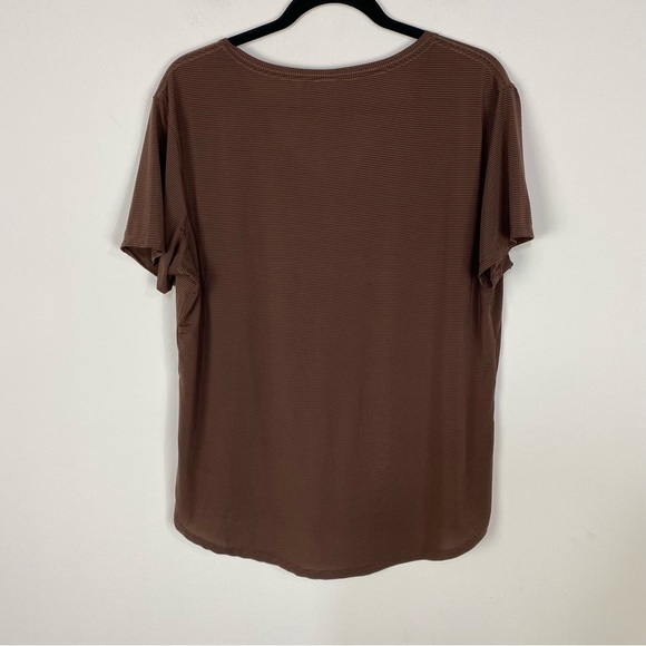 Zyia Brown Espresso Striped V Neck Short Sleeve Athletic Top Workout - Picture 2 of 3